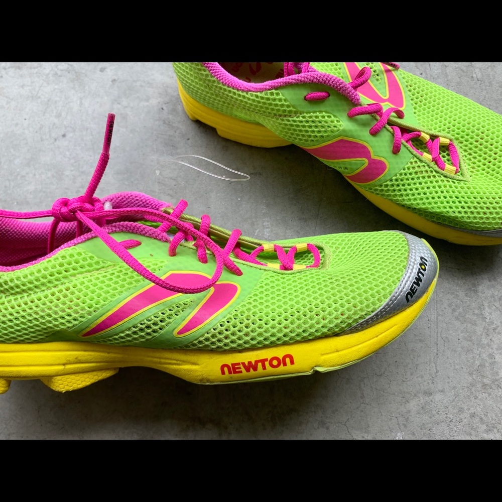 Women’s Newton Elite athletic shoes